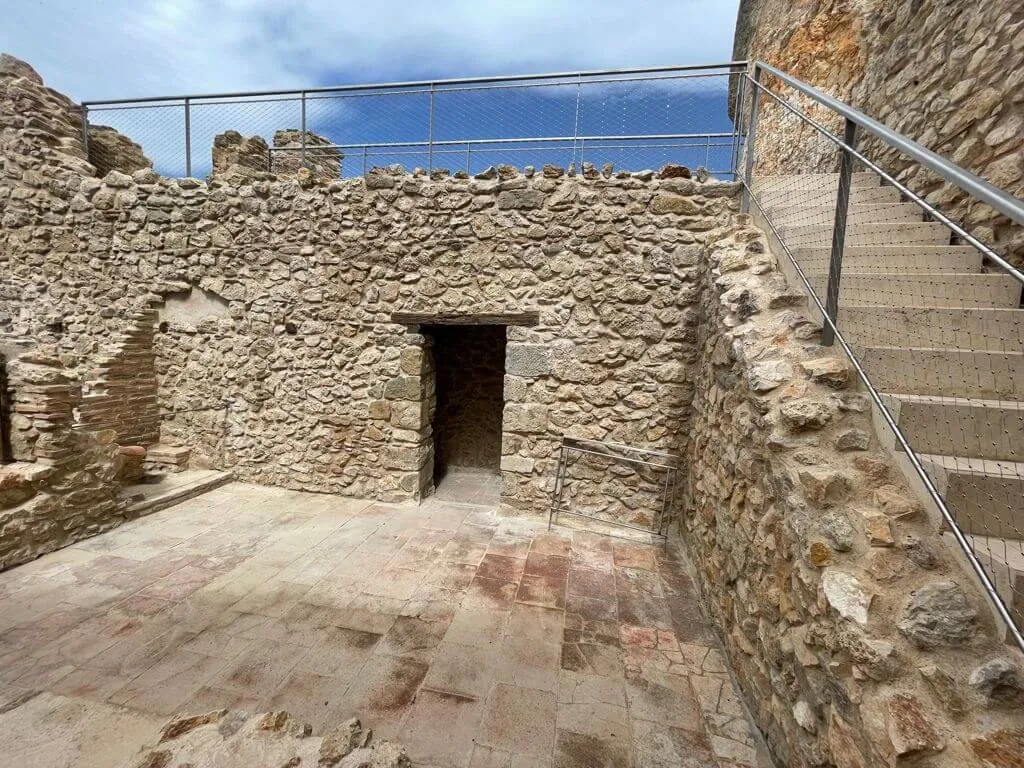 Fabricación de vallados y puertas de diseño en el castillo de Morella