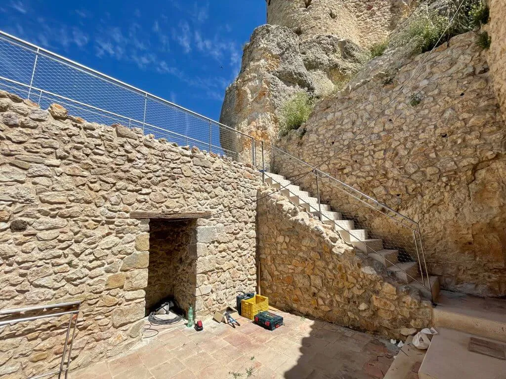 Fabricación de vallados y puertas de diseño en el castillo de Morella