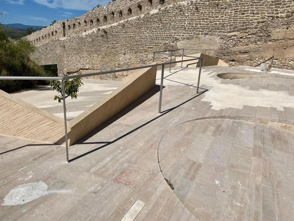 Fabricación de vallados y puertas de diseño en el castillo de Morella