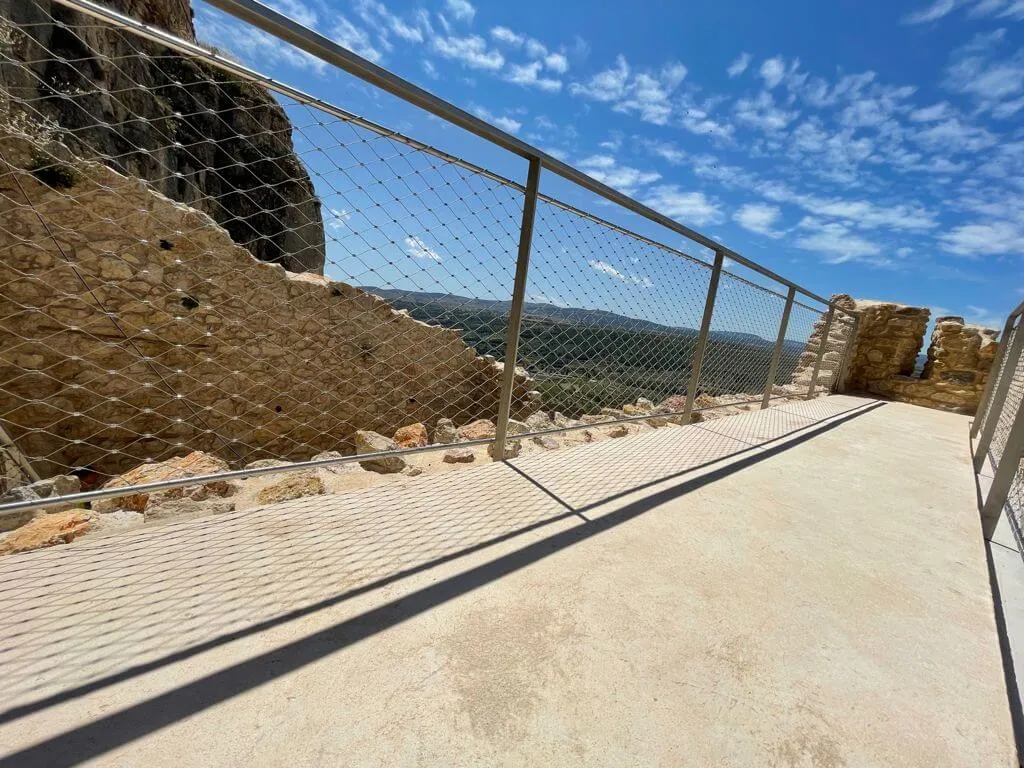 Fabricación de vallados y puertas de diseño en el castillo de Morella