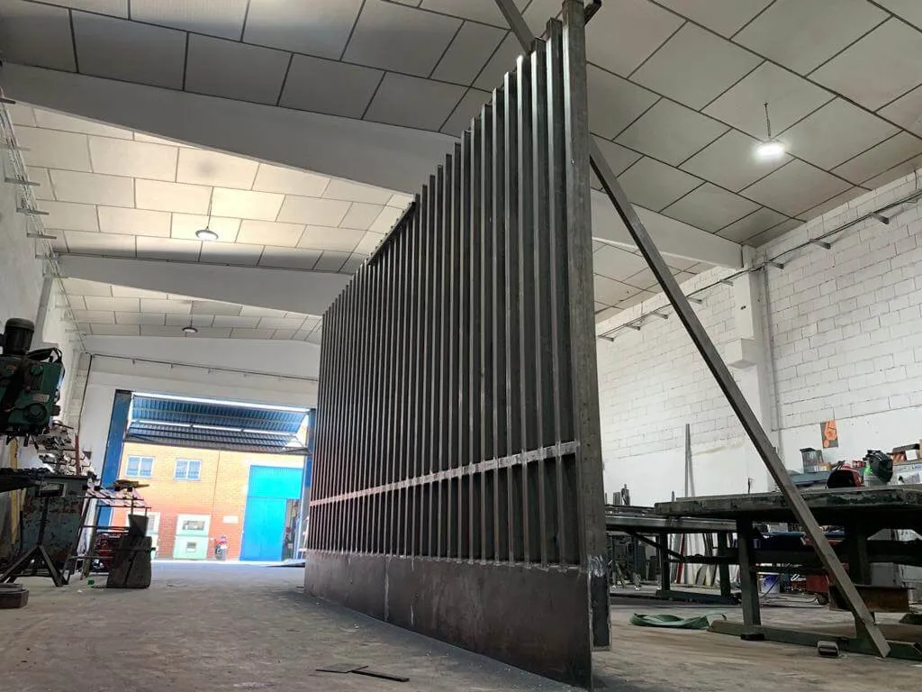 Fabricación y colocación de puerta en el museo Macba de Barcelona