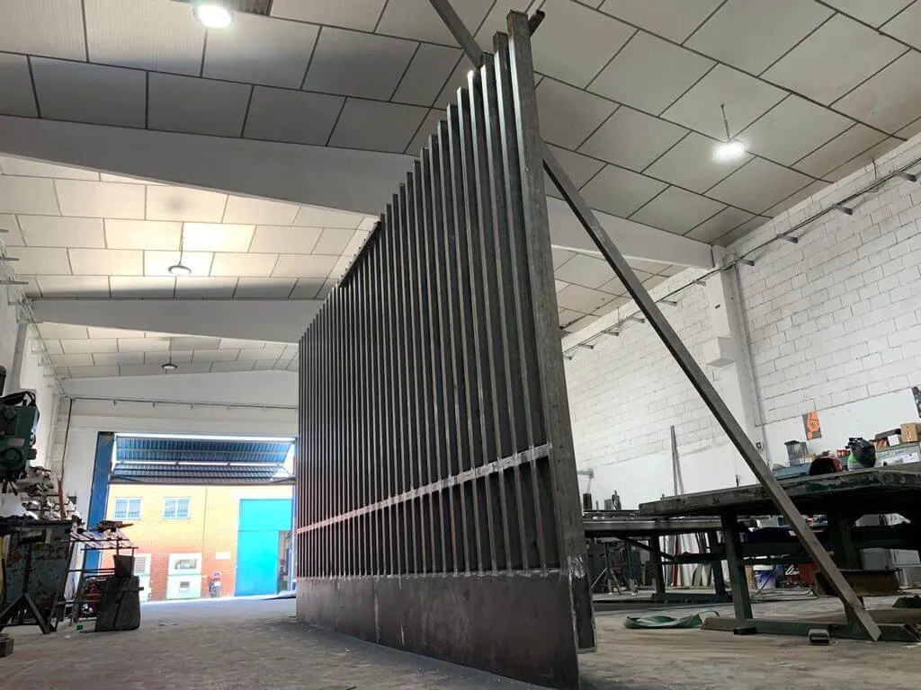 Fabricación y colocación de puerta en el museo Macba de Barcelona