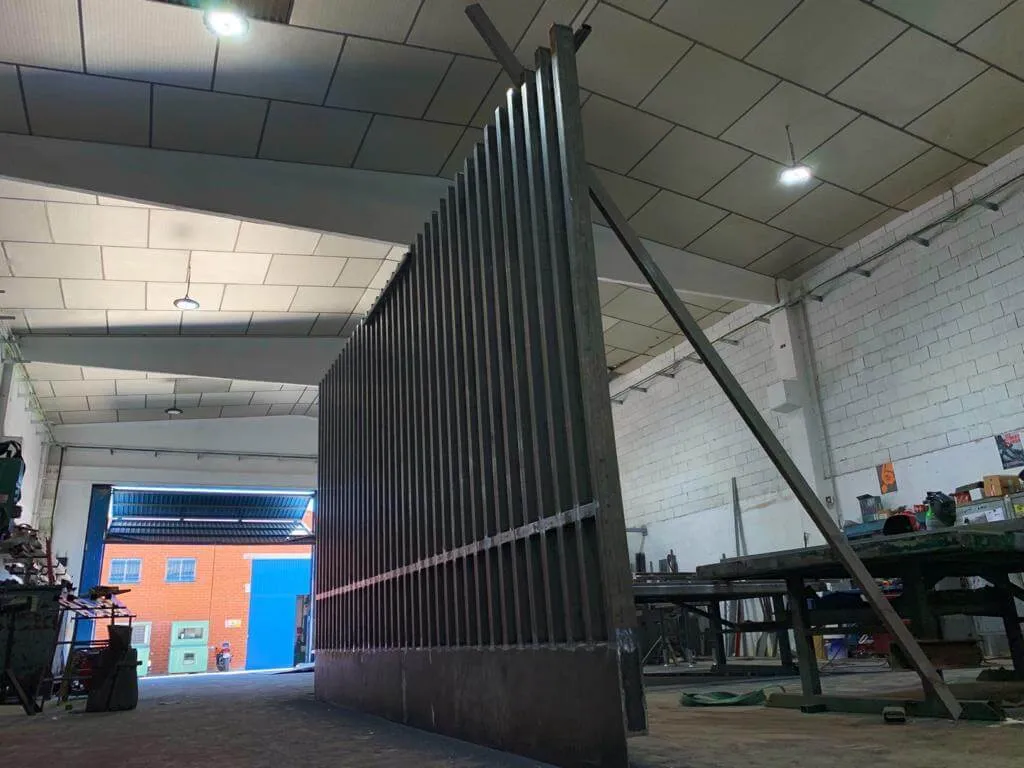 Fabricación y colocación de puerta en el museo Macba de Barcelona
