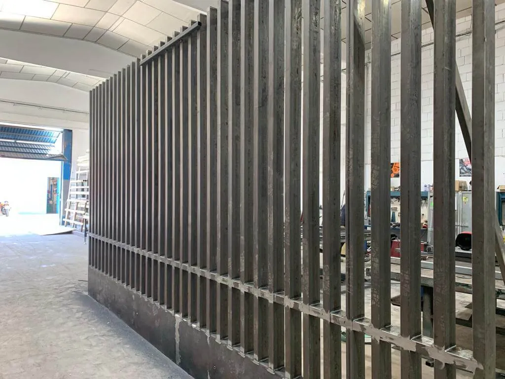 Fabricación y colocación de puerta en el museo Macba de Barcelona