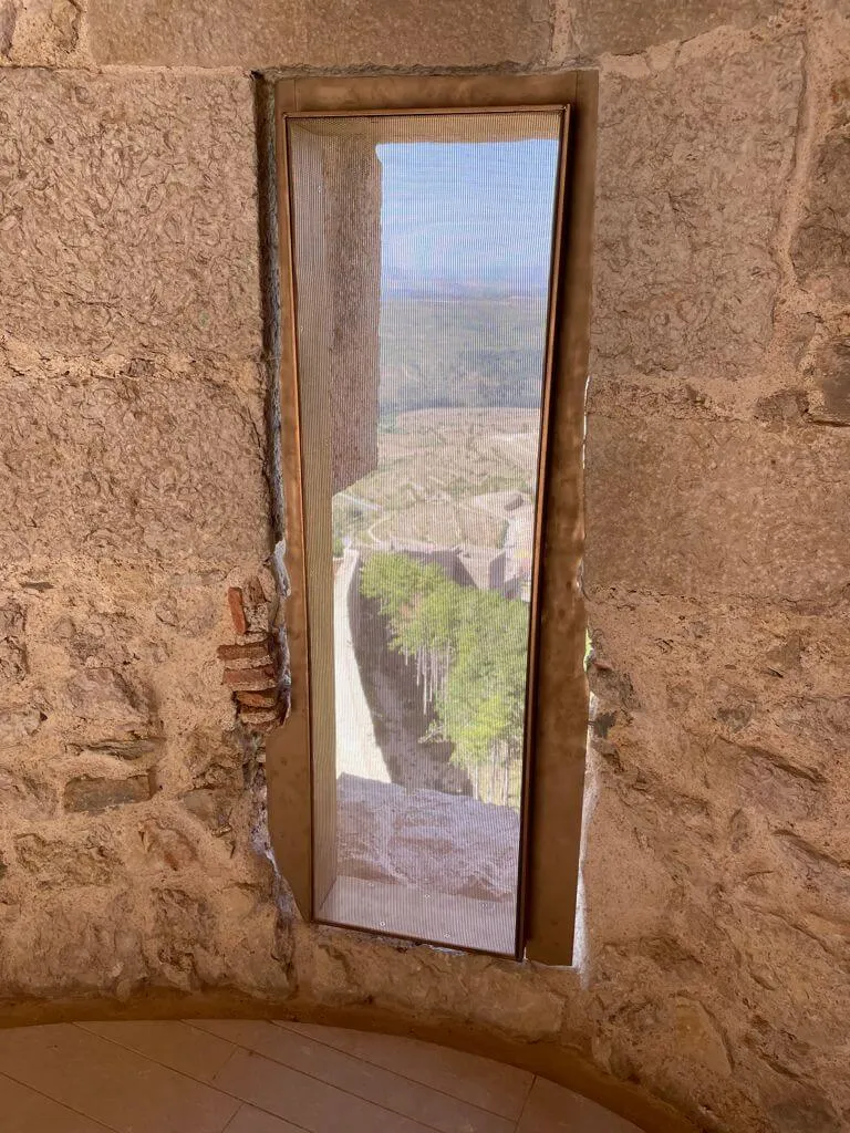 Fabricación de vallados y puertas de diseño en el castillo de Morella