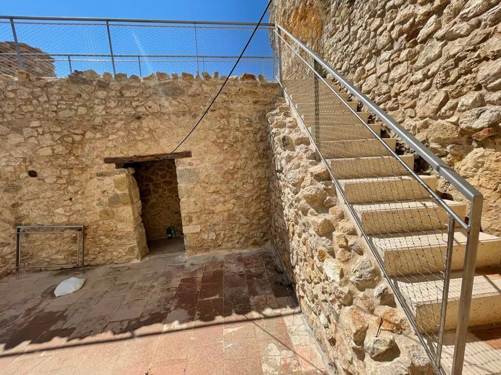 Fabricación de vallados y puertas de diseño en el castillo de Morella