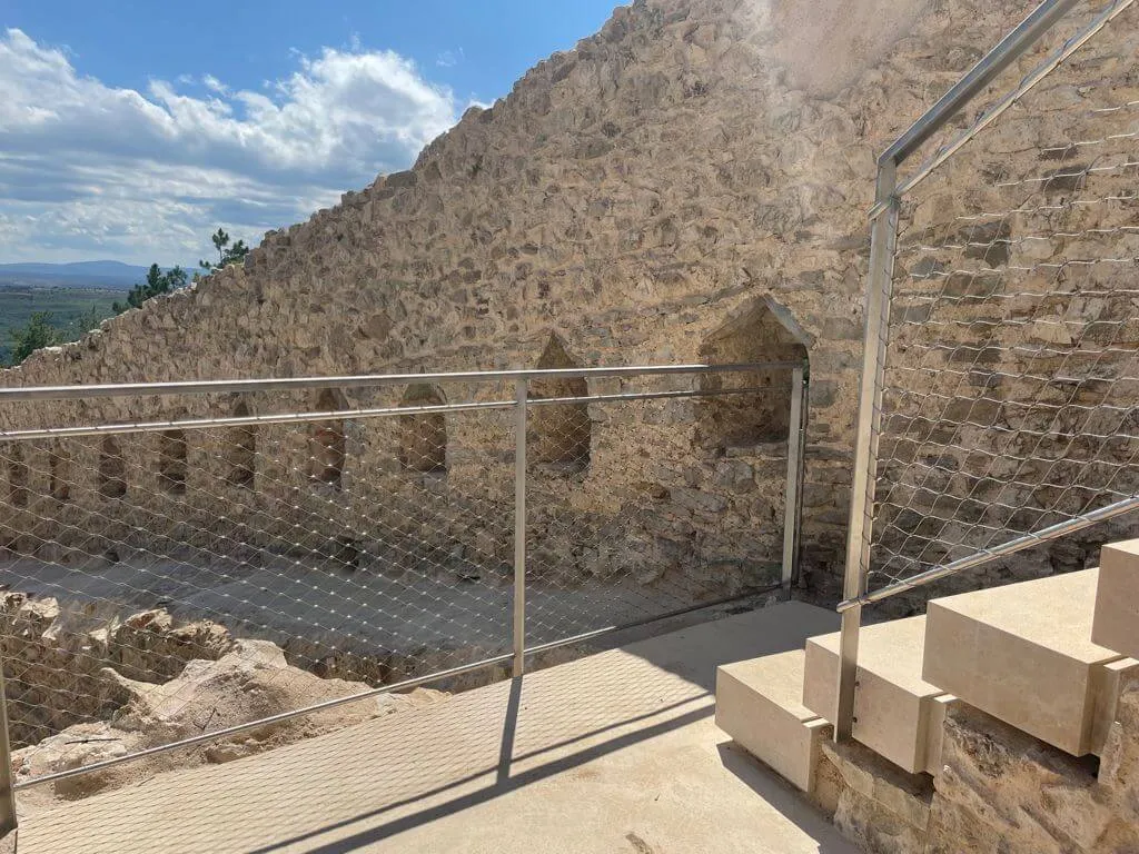 Fabricación de vallados y puertas de diseño en el castillo de Morella