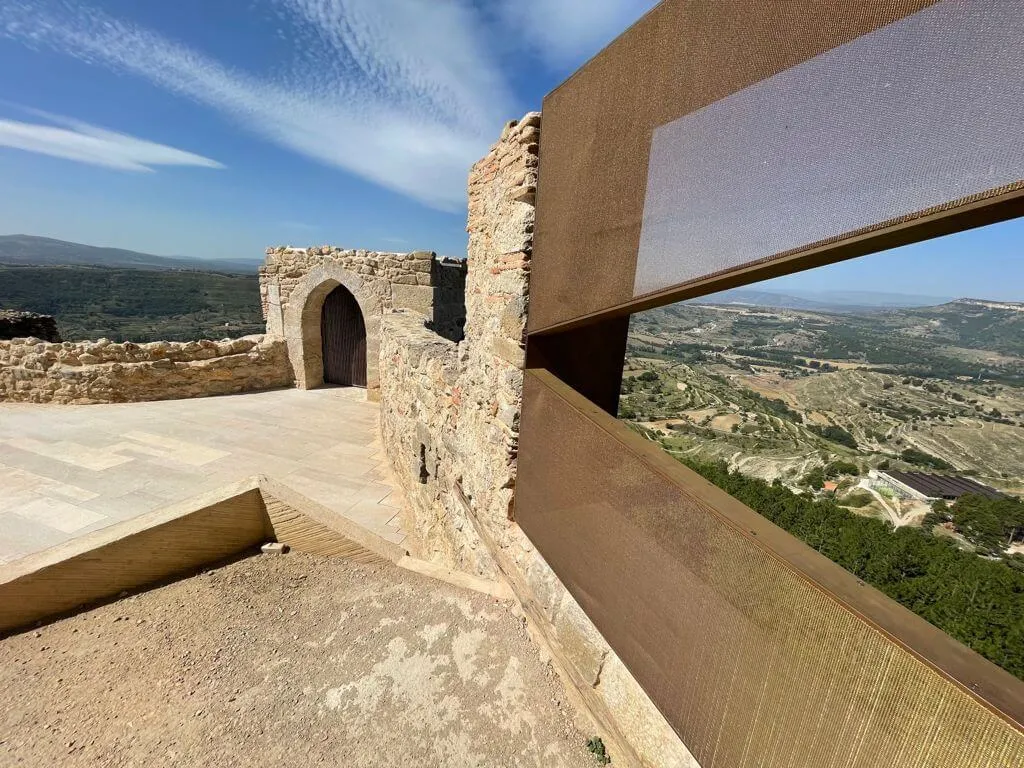 Fabricación de vallados y puertas de diseño en el castillo de Morella