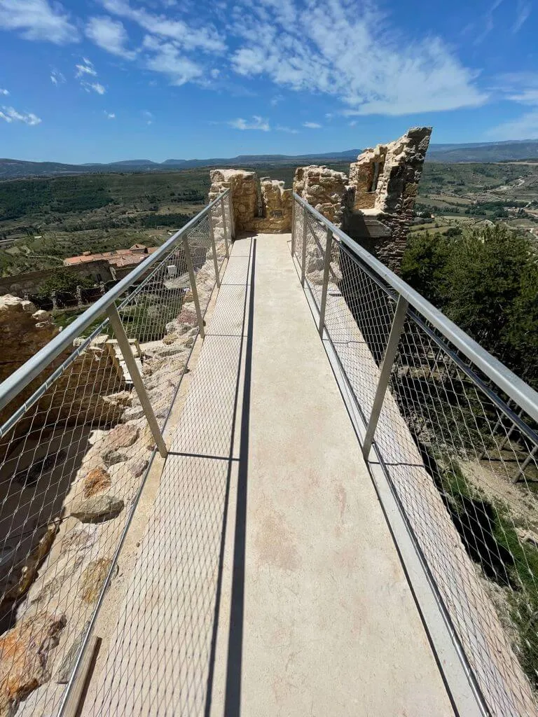 Fabricación de vallados y puertas de diseño en el castillo de Morella
