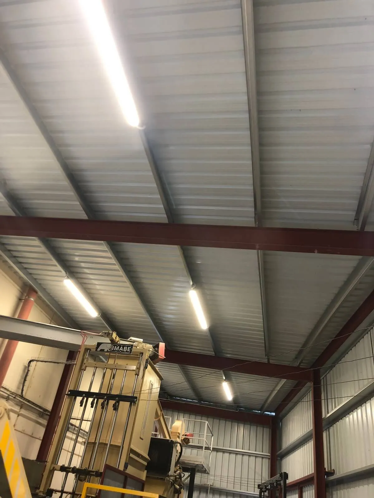 Construcción de estructura y fachada para nave industrial