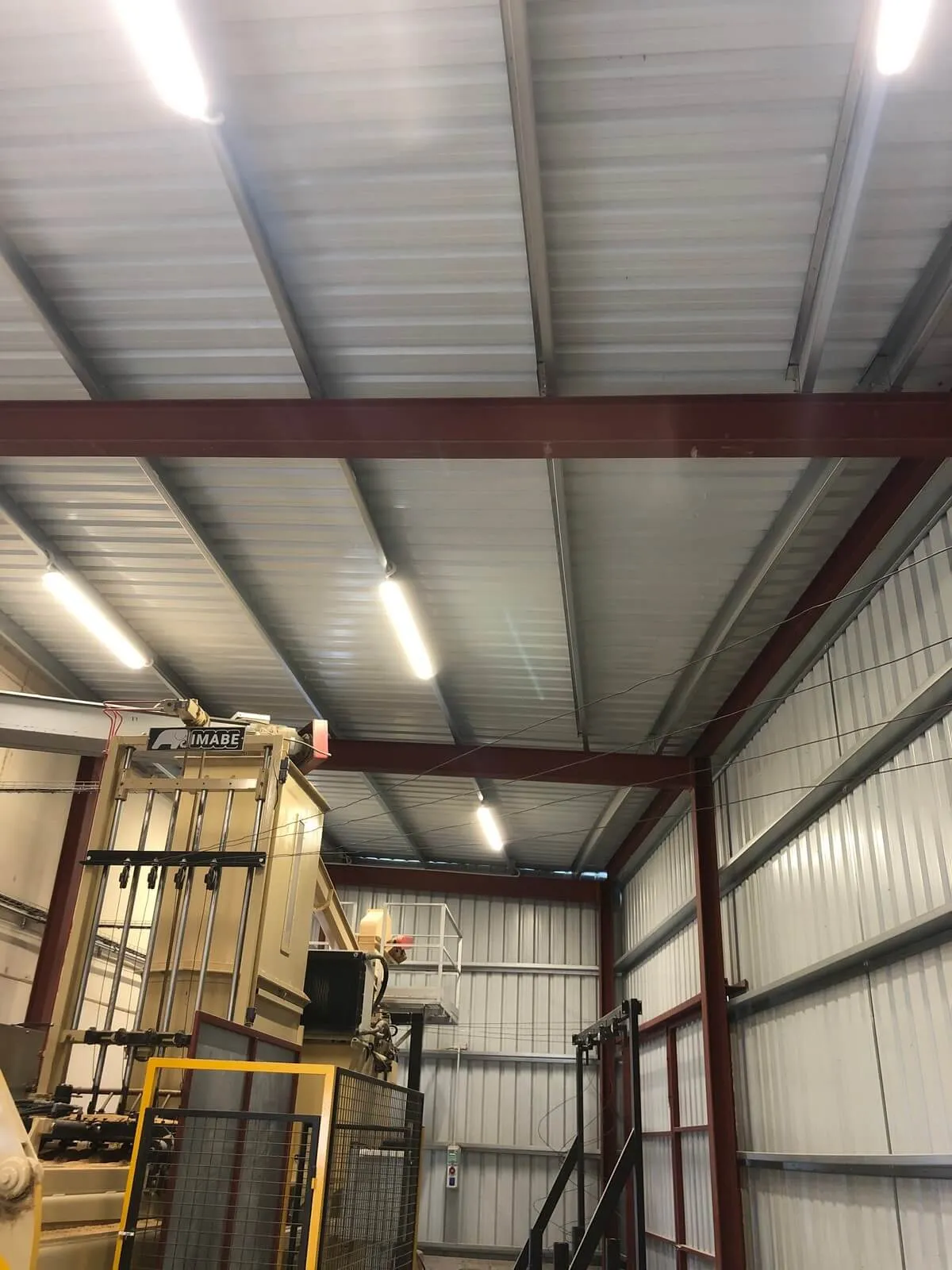 Construcción de estructura y fachada para nave industrial